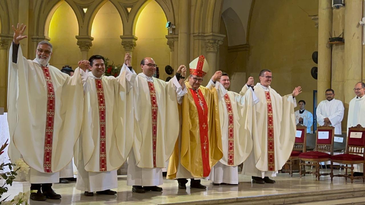 Diócesis de Valparaíso ordenó a cinco sacerdotes al servicio del Pueblo de  Dios – Radio Festival