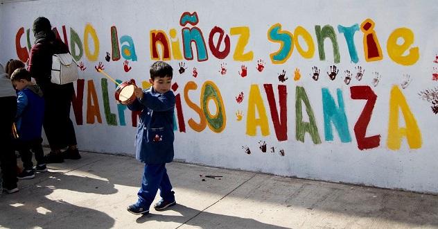 Kindergarten children and teachers in Buenos Aires reclaim the space used as a mini-garbage for the community – Radio Festival