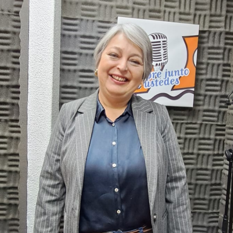 Candidata Presidencial Jeannette Jara Visita los estudios de Radio Festival