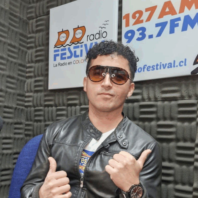 Sebastian Alonso el animador de la Previa del Festival de la Canción Cebolla